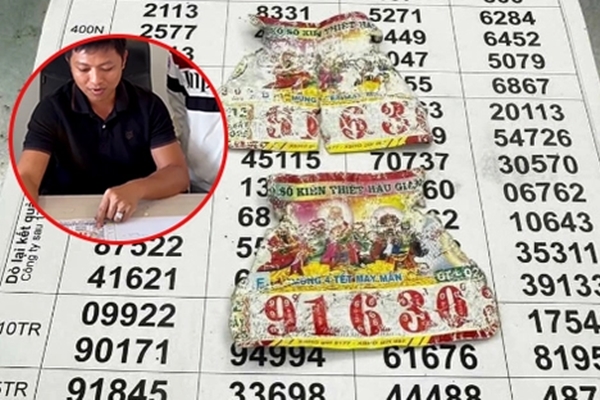 Xôn xao clip cô gái không mặc quần áo rơi khỏi ô tô đang chạy trên đường-3