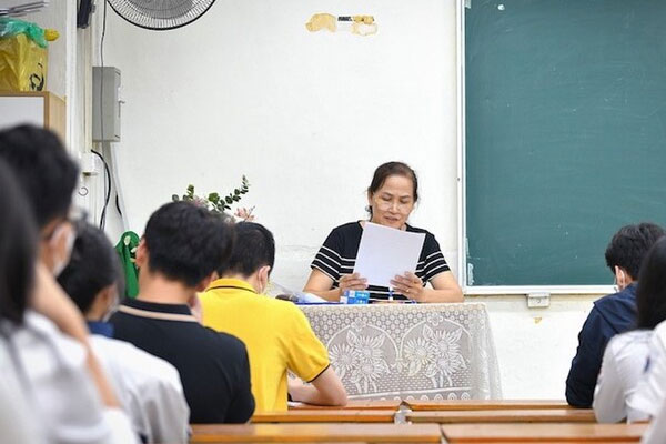 Giáo viên có được dạy thêm ở nhiều trung tâm cùng lúc?-2