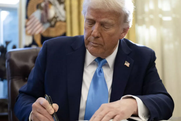 Ông Trump ký lệnh cấm vận động viên chuyển giới tham gia thể thao cho nữ-2