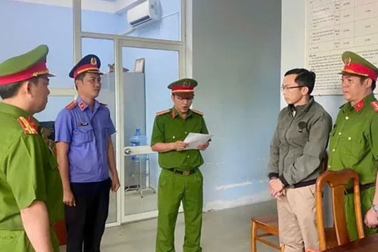 Vụ thầy giáo xâm hại nữ sinh lớp 10 ở Bình Thuận: Nữ sinh tiết lộ 