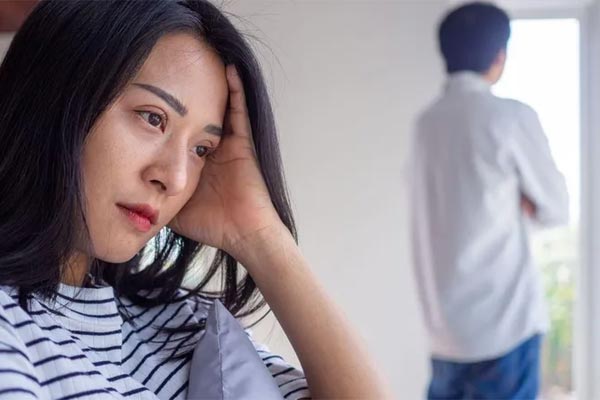 Đi lễ chùa đầu năm, tôi cay đắng khi nghe được câu khấn của chồng tại nơi linh thiêng-2