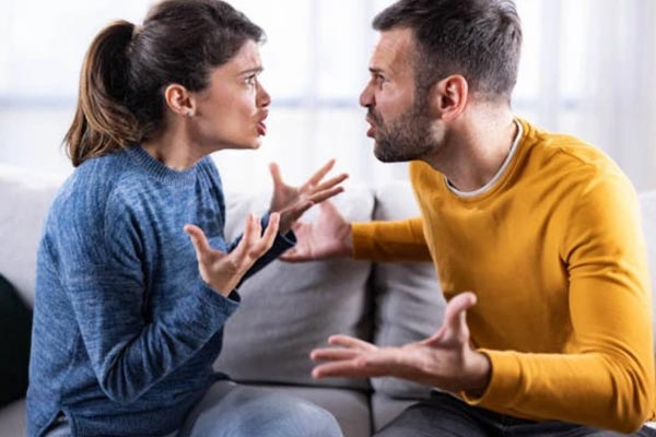 Bất ngờ khi thầy cúng đưa bùa cho người có bằng đại học hóa tro uống cầu tài-2