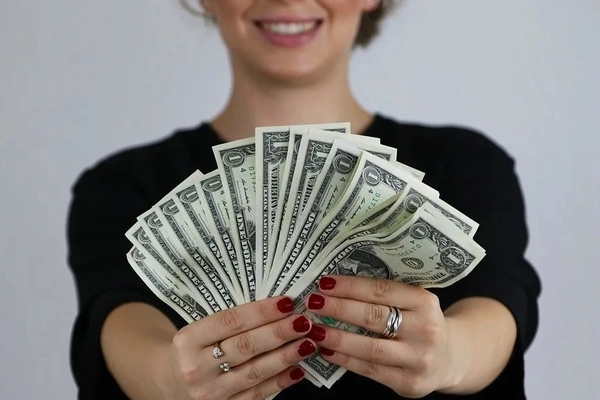 Những con giáp tình duyên nở rộ năm 2025-2