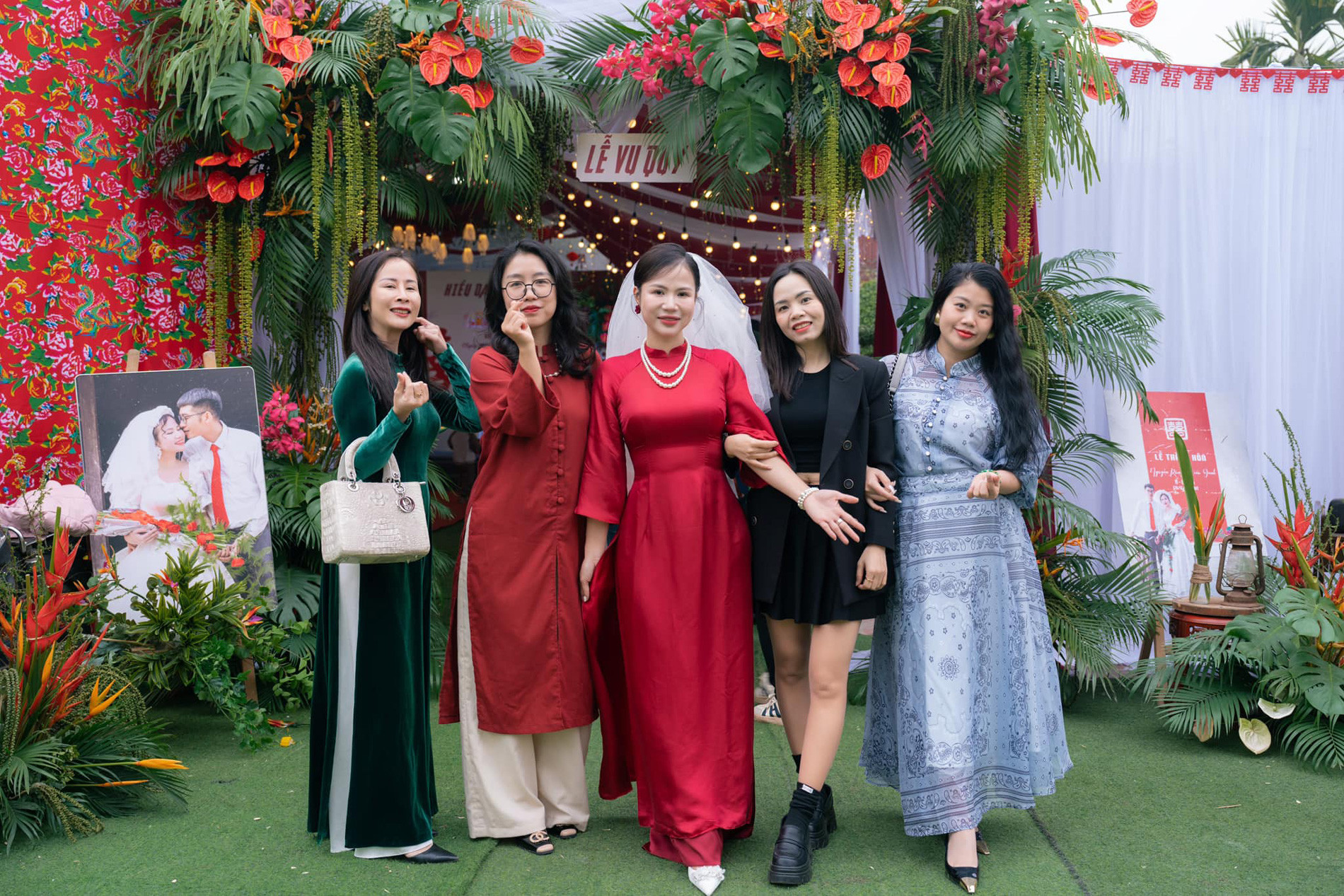 Bộ ảnh cưới thập niên 90 của cô giáo dạy văn được dân mạng khen nức nở-10