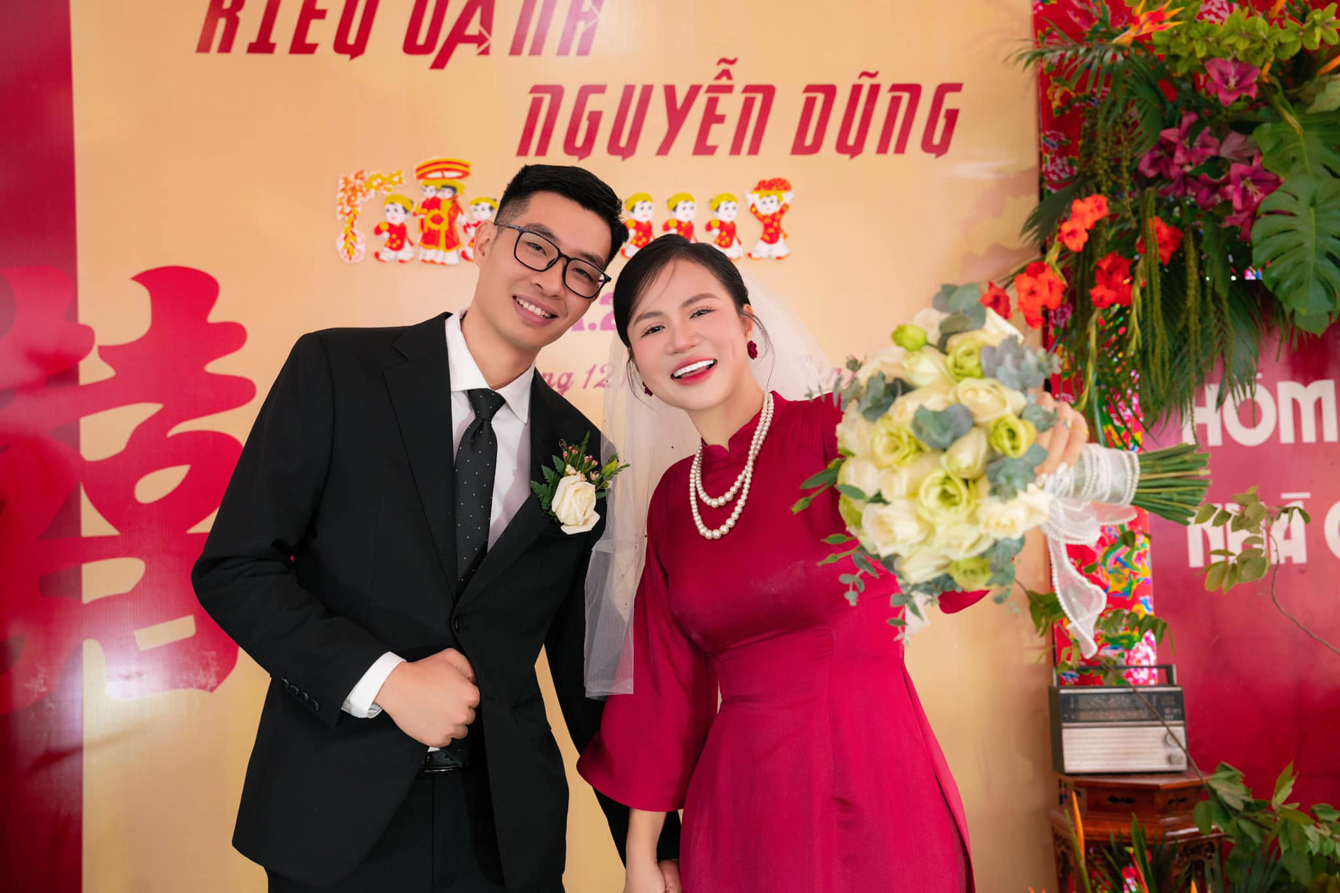 Bộ ảnh cưới thập niên 90 của cô giáo dạy văn được dân mạng khen nức nở-14