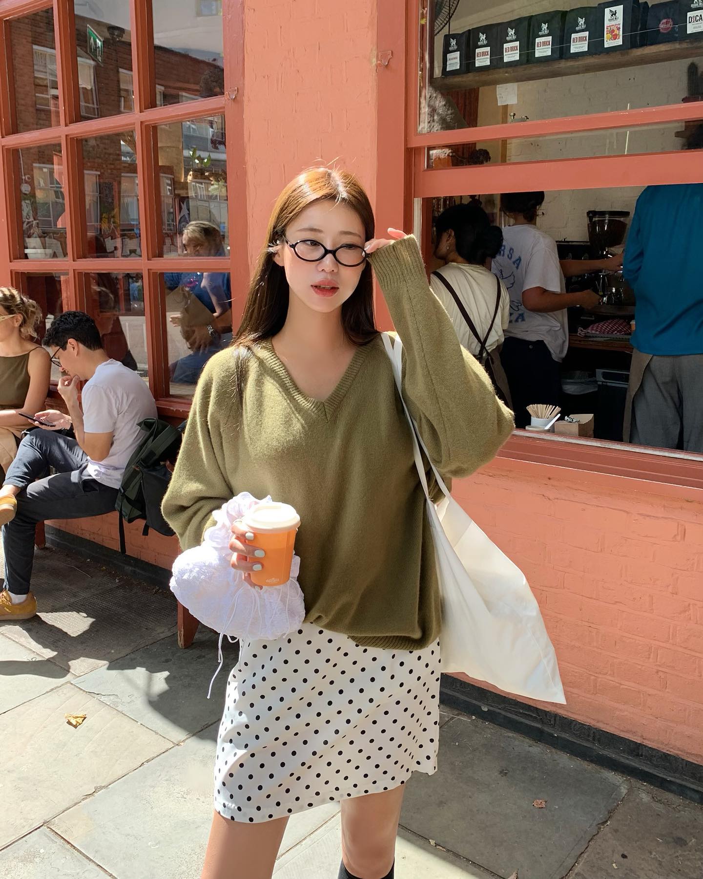 5 mẫu chân váy dẫn đầu xu hướng thời trang 2025-5