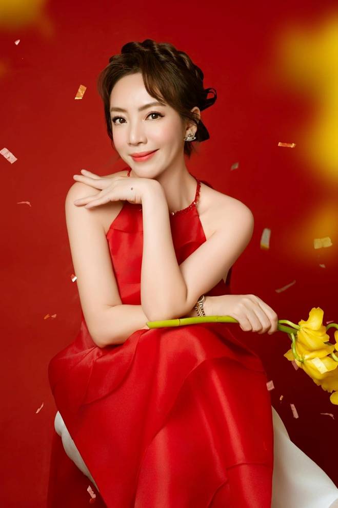 Hoa hậu làng hài từng bị chê xấu, lần đầu đạo diễn phim đã có doanh thu trăm tỷ-1