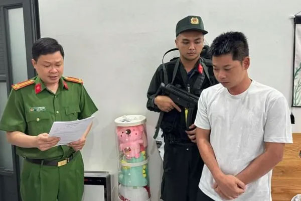 Xác minh hình ảnh lãnh đạo xã Long Châu ở Bắc Ninh đánh bài ăn tiền-3