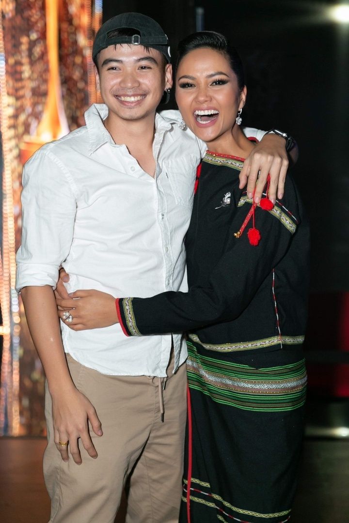 Hai nàng hậu nổi tiếng công khai chuyện tình yêu với nhiếp ảnh gia-7