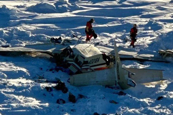 Phi công bất ngờ ngã gục, máy bay hãng EasyJet phải hạ cánh khẩn cấp-2