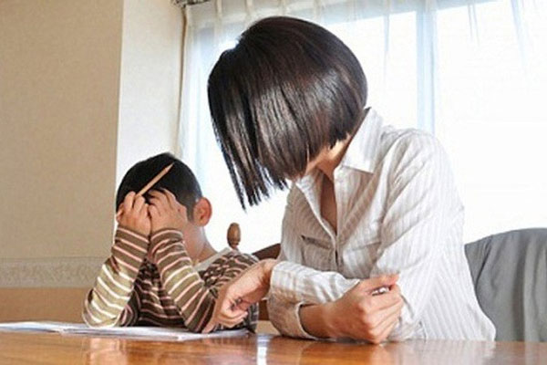 Mẹ ơi, chúng ta không được đi khoang hạng nhất vì nghèo sao? - Câu trả lời của bà mẹ xứng đáng đưa vào sách giáo khoa-2