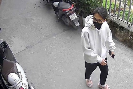 Hà Nội: Bắt quả tang thanh niên có ngoại hình thư sinh chuyên lang thang trộm hàng loạt xe của nhà dân