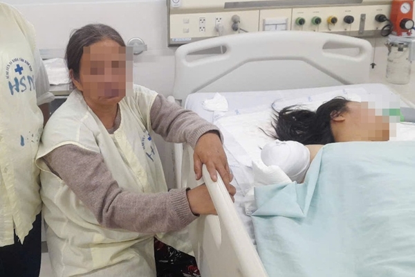 Vụ lật xe khách ở Phú Yên: Tài xế thiếu bằng lái, trách nhiệm chủ xe đến đâu?-3