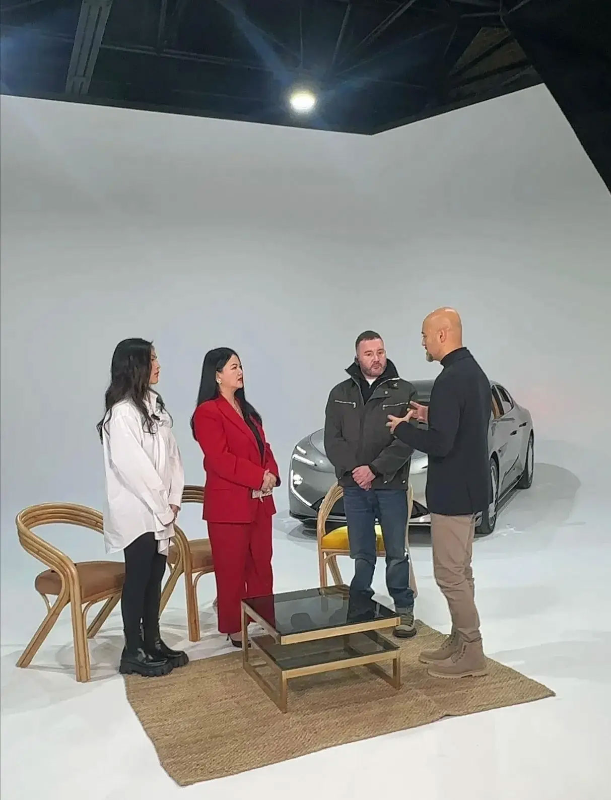 Cuộc sống trong mơ của ái nữ MC giàu nhất Cbiz: 15 tuổi được mẹ tặng Rolls-Royce, năm mới đặt mua thêm xe sang giới hạn-3