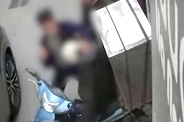 Nhân chứng bức xúc: Dù được xin lỗi, tài xế ô tô Lexus vẫn hành hung nam shipper-4