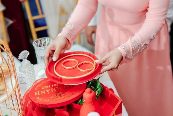 Giá vàng lên cao, tôi áp lực chuyện mua vàng cưới-1