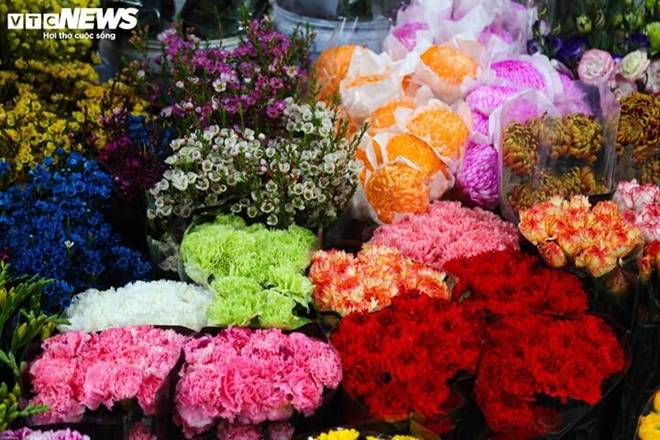 15 triệu đồng một bó hoa hồng ngày Valentine, khách nhà giàu vẫn xuống tiền mua-16