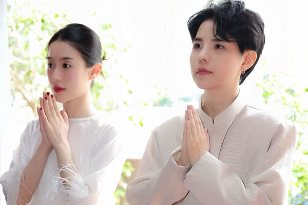 Những sao nữ Việt từng công khai người yêu đồng giới-10