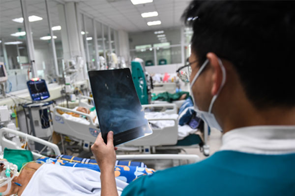 Sốt rét, nổi ban hoại tử, người phụ nữ nguy kịch vì nhiễm não mô cầu-3