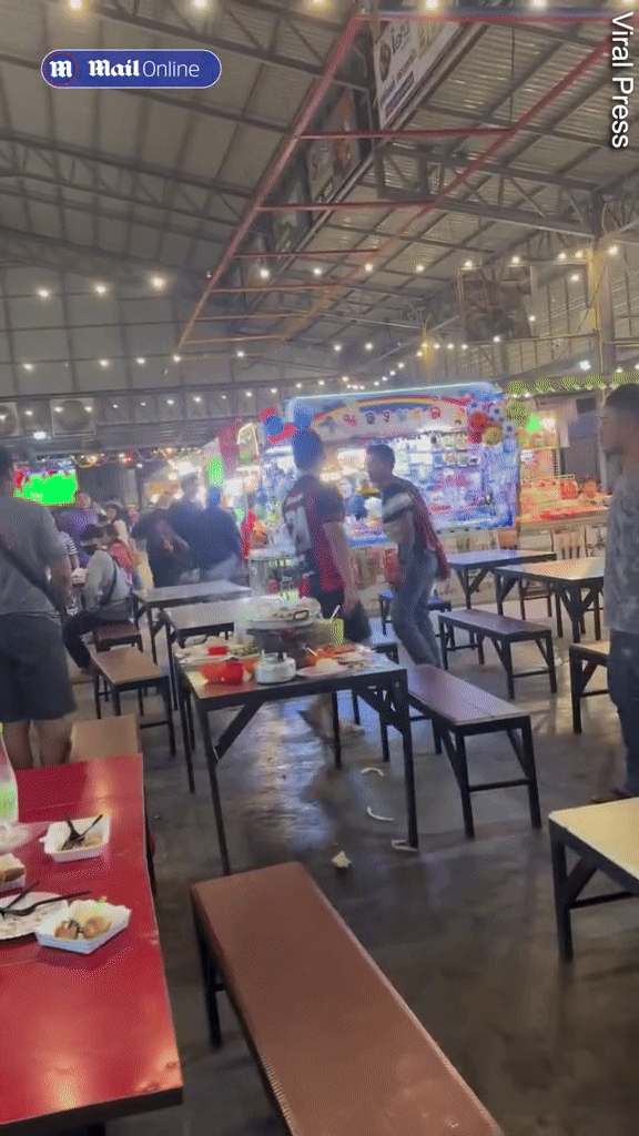 Bắt quả tang vợ đi chơi với nhân tình, chồng ngỡ ngàng phát hiện vợ đang qua lại với 2 người đàn ông khác-1