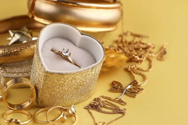 Giá vàng bất ngờ giảm mạnh, dự báo một điều sắp diễn ra-2