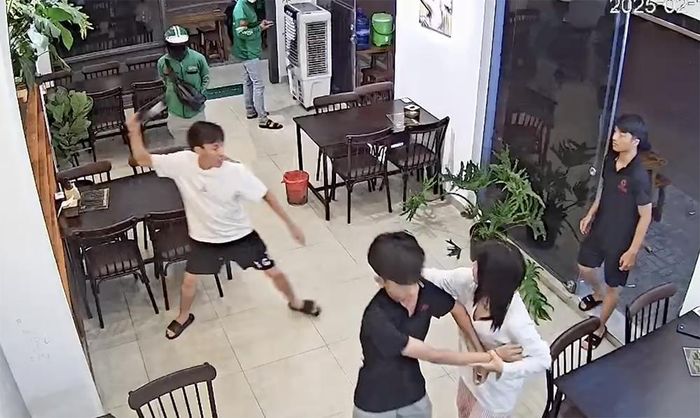 Nam thanh niên đập phá quán ăn ở TPHCM-1