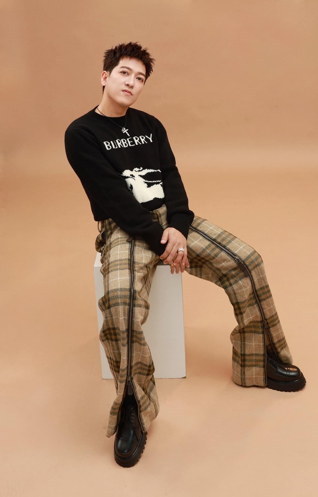 Trường Giang gây sốt với diện mạo mới-1