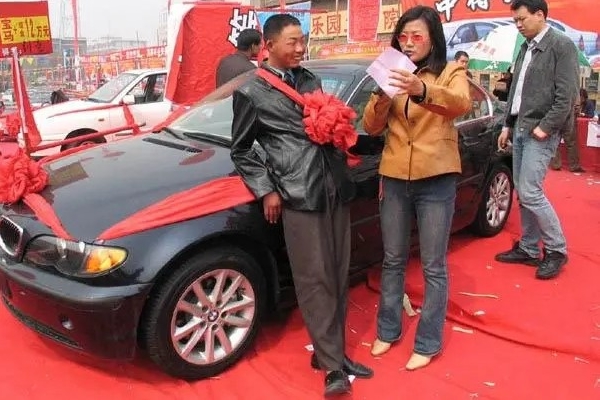 Trúng số độc đắc 7.400 tỷ đồng, người đàn ông lập tức nghỉ việc và mua 1 chiếc xe hơi: 6 tháng sau cuộc đời thay đổi khiến ai cũng bàng hoàng-3