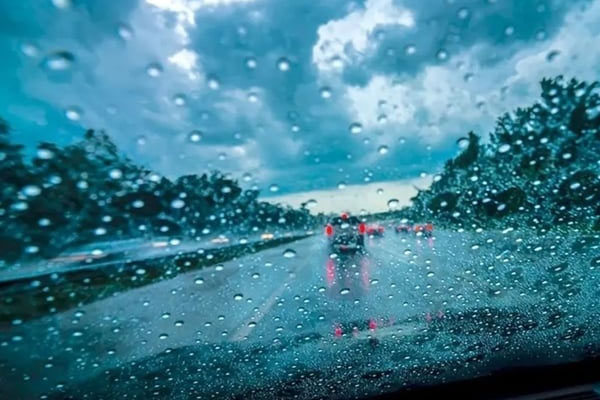 Điều cấm kỵ khi lái xe tốc độ cao-2