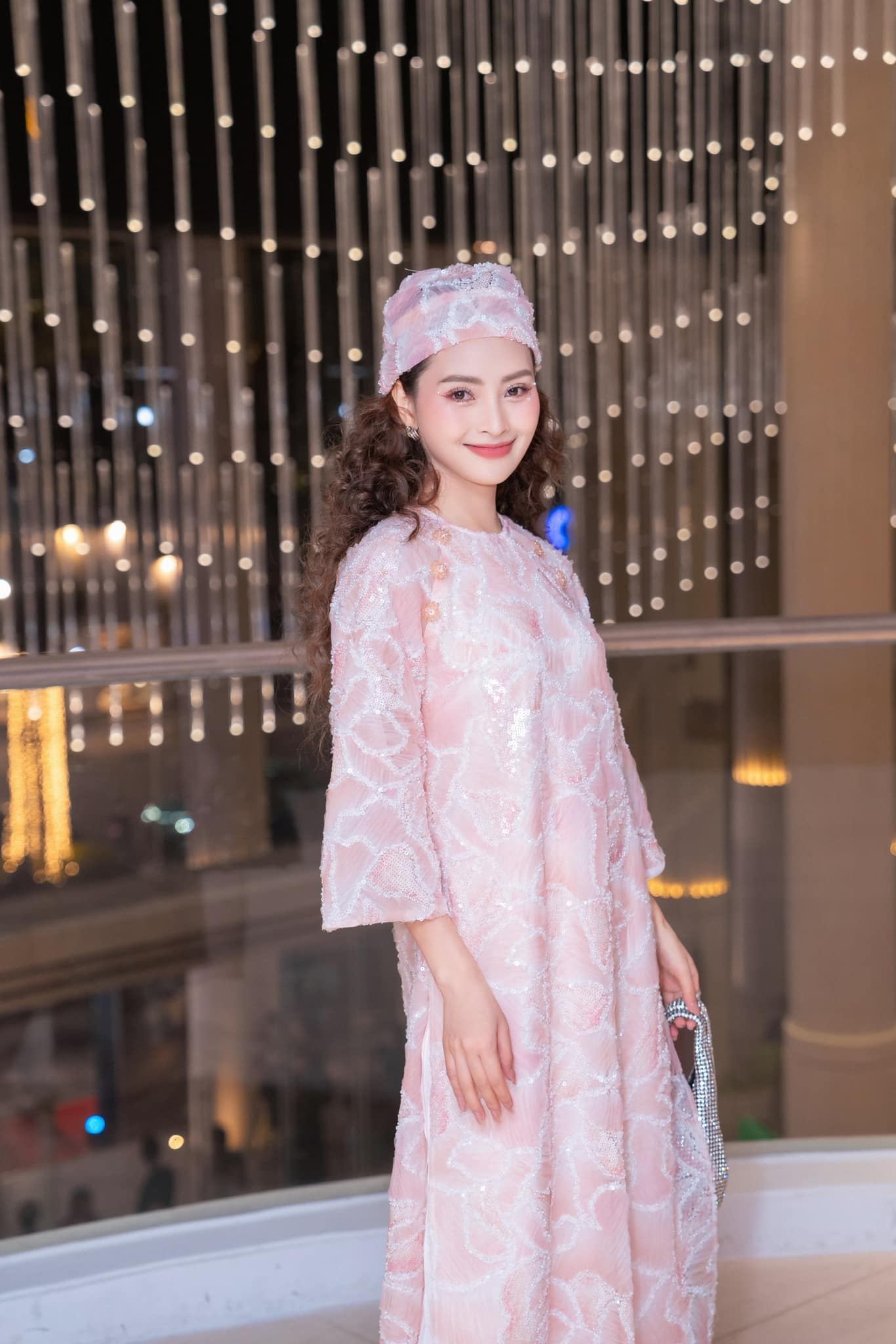 Chân dung bạn gái là MC xinh đẹp, đa tài của cầu thủ Đức Huy-5