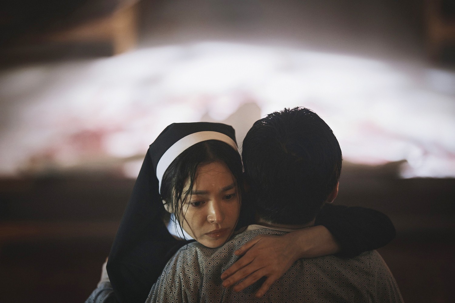 ‘Dark Nuns’: Song Hye Kyo chưa tỏa sáng-4