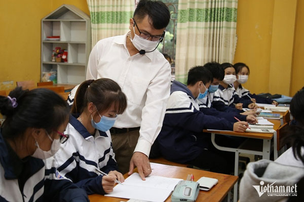 Giáo viên dạy thêm online có được thu tiền của học sinh?-2