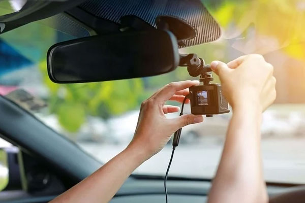 Vì sao không được cho điện thoại, máy tính vào hành lý ký gửi-2