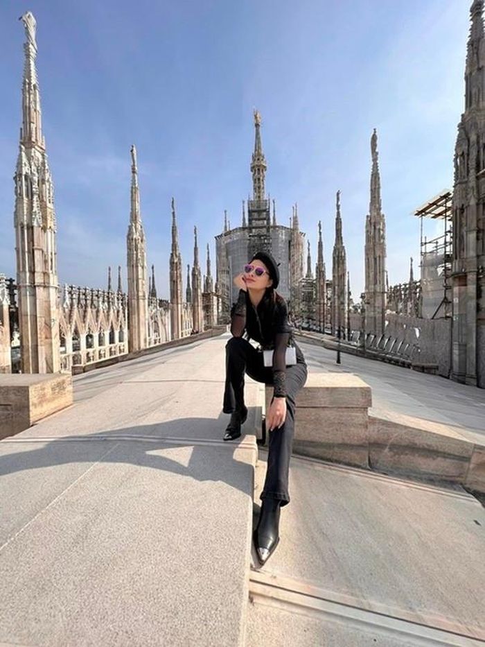 Vũ Thu Phương rạng rỡ ở trời Tây sau 3 tháng ly hôn chồng doanh nhân-3