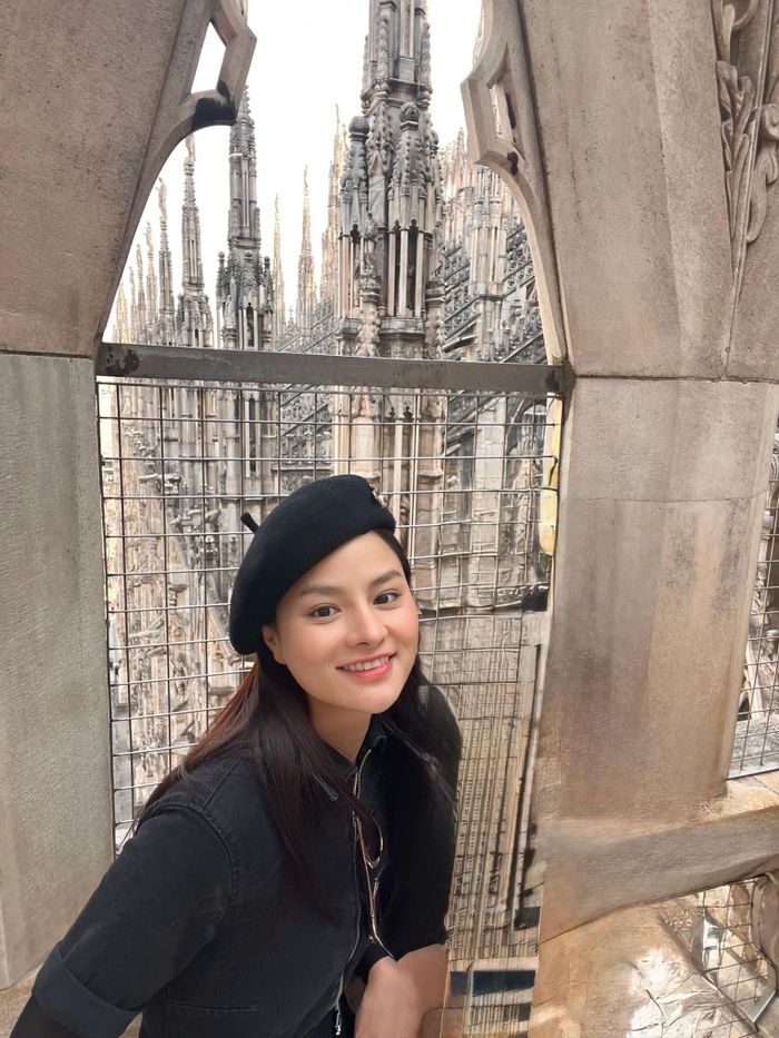 Vũ Thu Phương rạng rỡ ở trời Tây sau 3 tháng ly hôn chồng doanh nhân-2