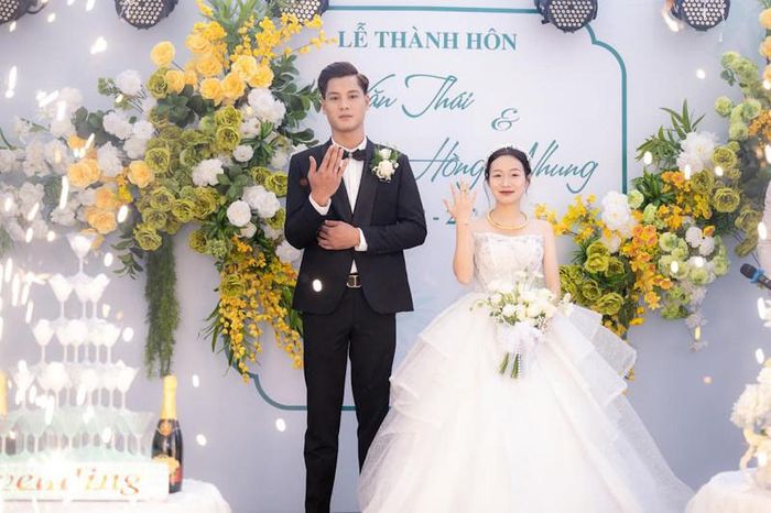 Cô gái Hà Nội cao 1m49 yêu chàng 1m83, ngày cưới khiến quan khách bật cười-2