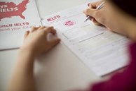 Xôn xao thí sinh gian lận khiến đề IELTS phải đổi giờ chót, Hội đồng Anh nói gì?