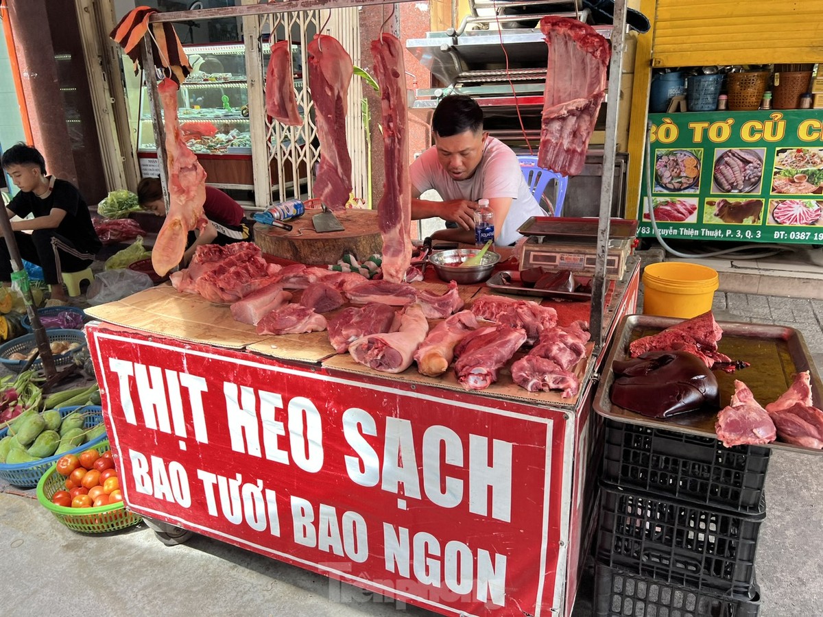 Lý do tiểu thương đồng loạt ‘treo’ cân, đóng sạp thịt lợn-3