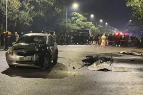 Vụ tai nạn giao thông khiến 3 người tử vong ở Hà Nội: Ô tô có phải đền xe máy?-2