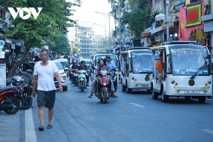 Hà Nội cấm ô tô vào phố cổ: Liệu có bịt chỗ này, phình chỗ kia?-4