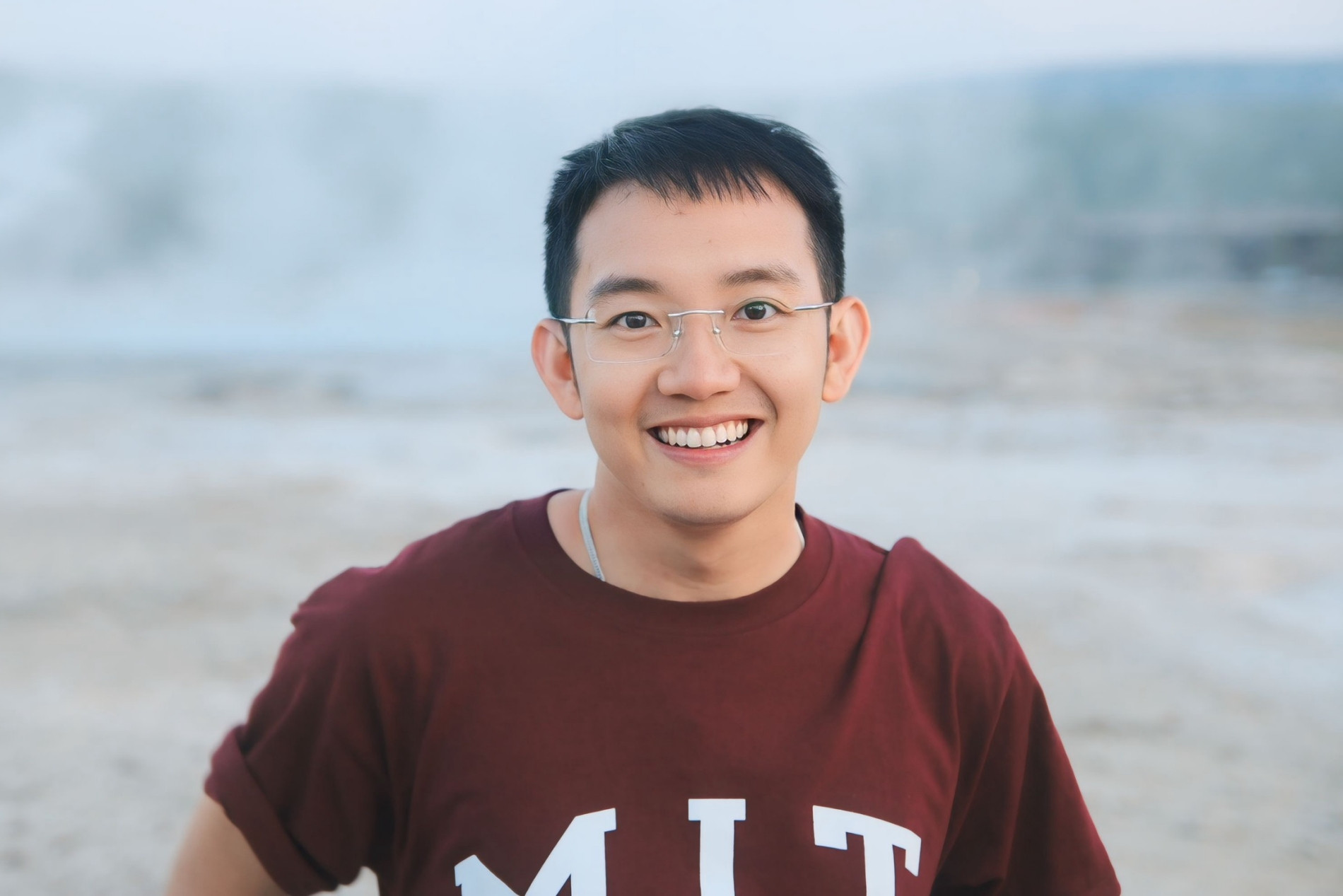 Chàng trai 4 lần trở thành thủ khoa vì ước mơ của mẹ-1