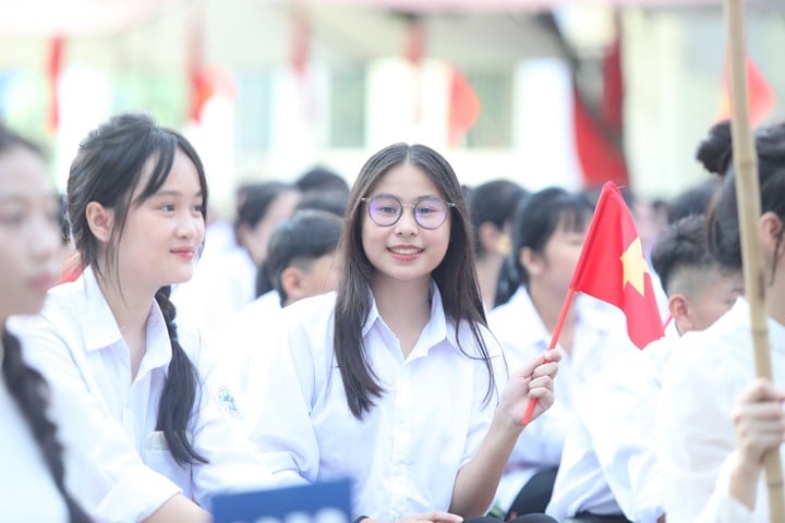 Tuyển sinh lớp 10 chuyên Khoa học Tự nhiên: Tăng 1 môn thi-1