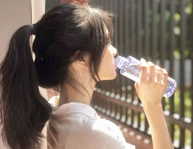 2 loại nước uống thường xuyên sẽ nuôi lớn tế bào ung thư, nước để qua đêm hay đun nhiều lần thế mà lại vô can”-3